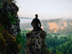 Tout savoir sur la méditation pleine présence : origines, bienfaits et comment pratiquer cette méditation ? 